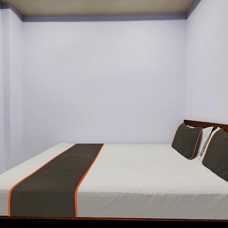 Collection O Ashirbad Lodge 구와하티 외부 사진